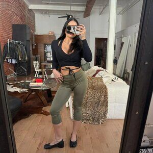 Y2K Olive Capri Leggings High Rise Stretch Athleisure Minimalist
